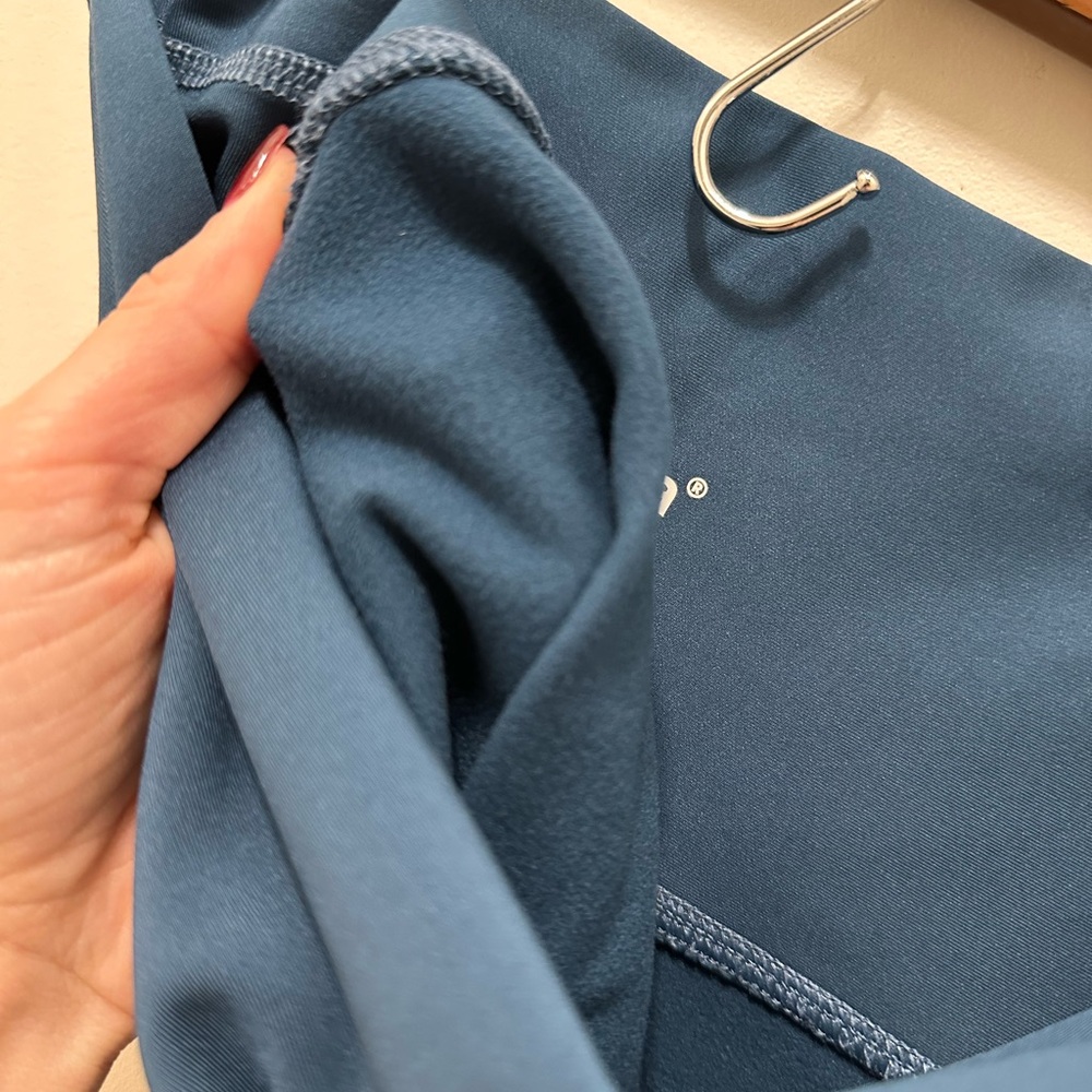 Aritzia TNA fleece Leggings - Picture 3 of 4